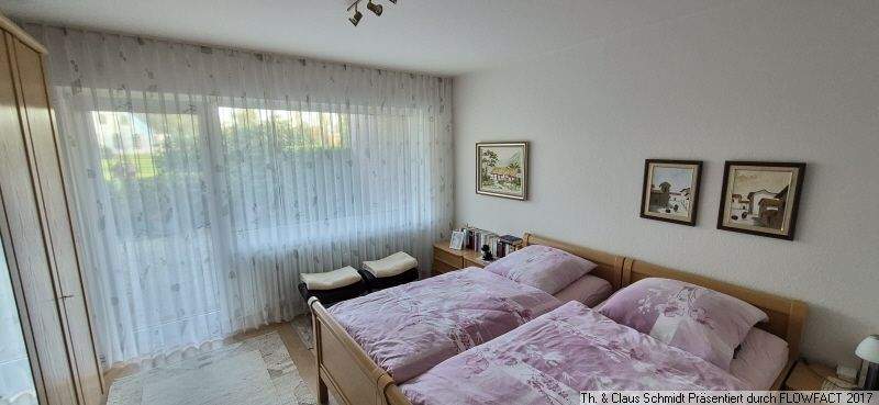 Großes Schlafzimmer