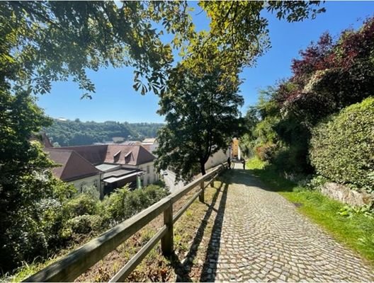 Kommen Sie in die traumhafte Altstadt Burghausen 