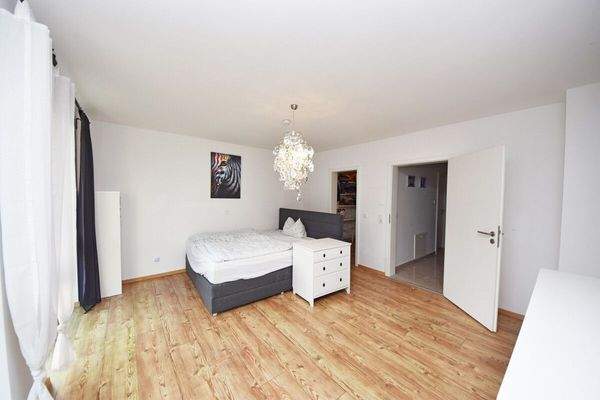 Schlafzimmer 1 von 4