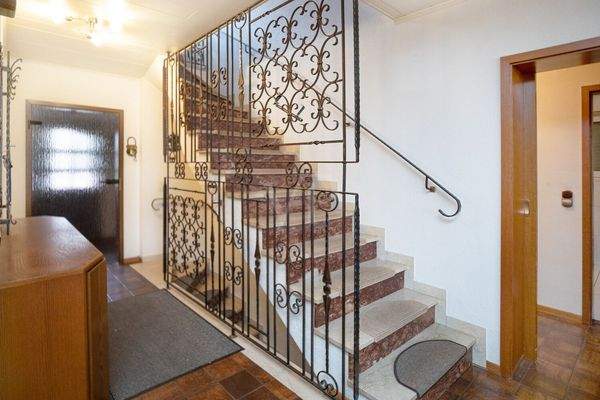 Flur/ Treppenhaus Erdgeschoss