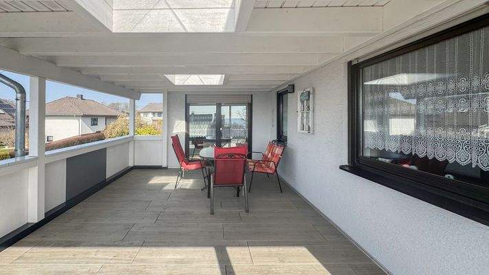 überdachte Terrasse