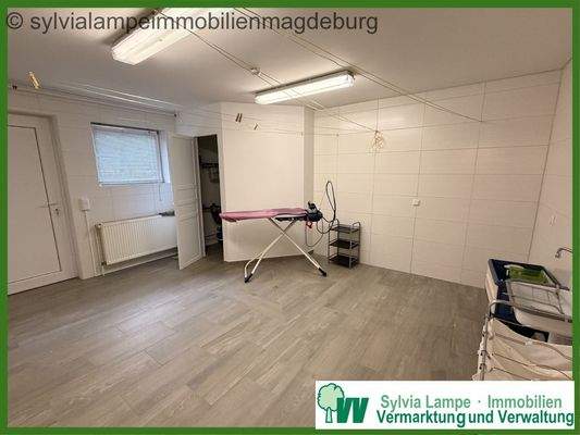 großer Hauswirtschaftsraum im Keller