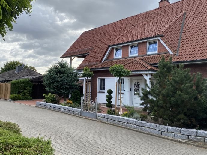 Zweifamilienhaus in ruhiger Wohnlage