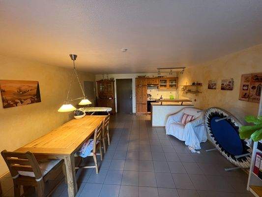 Großes Zimmer mit Küchenzeile EG Haus 2