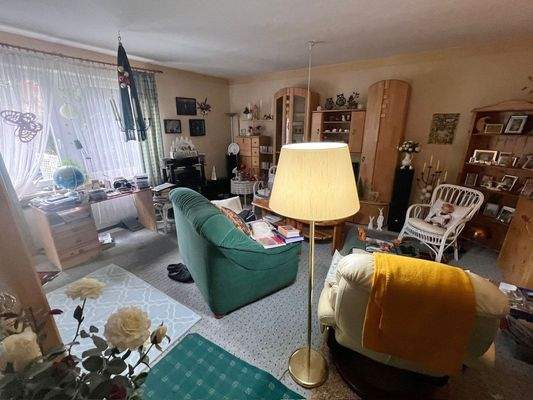 Wohnzimmer (vermietetes UG/Souterrain)