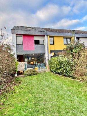 Hausrückseite mit Terrasse