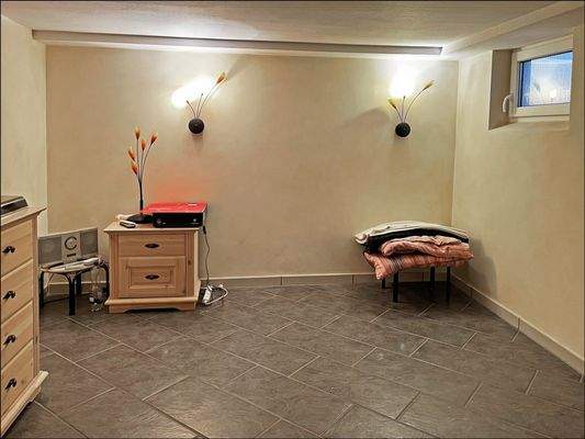 Gute Ausbauqualität auch im Kellergeschoss - hier bietet sich weiterer Platz für Hobby & Freizeit