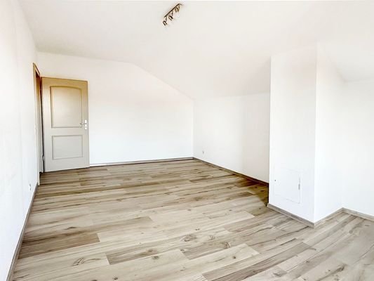 Schlafzimmer_3_Tuere.jpg