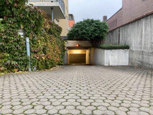 Tiefgaragenzufahrt 