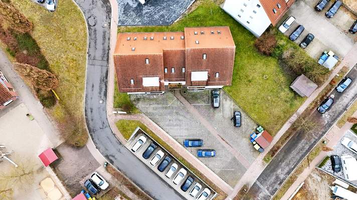 Gesamtdarstellung der Stellplätze und des Grundstücks