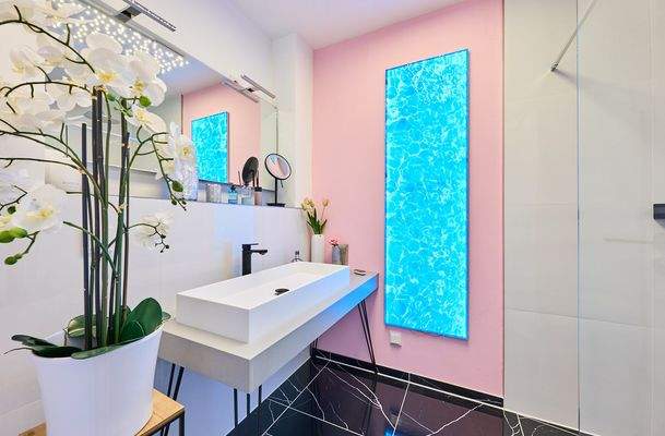 Badezimmer mit Dusche