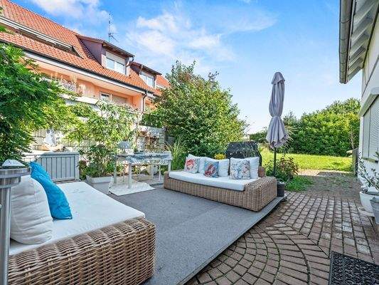 großzügige Terrasse