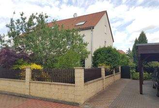 Reihenendhaus mit großem Grundstück