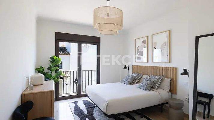 Townhouses in Estepona with Exclusive Pools and Gardens