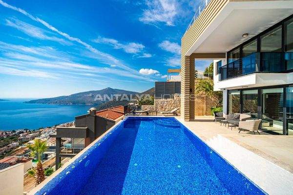 Elegant Villa with Private Pool, Garden and Sea Views in Kalkan