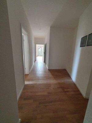 heller geräumiger Flur