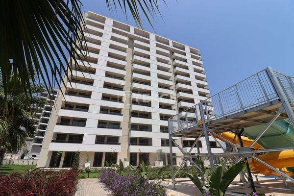 Stylish Apartment Within Walking Distance to the Sea in Tece Mersin