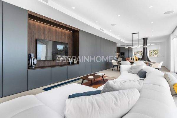 Elegant Property with Private Pool in Altea Alicante