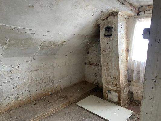 Wohnhaus Dachboden Bild 2
