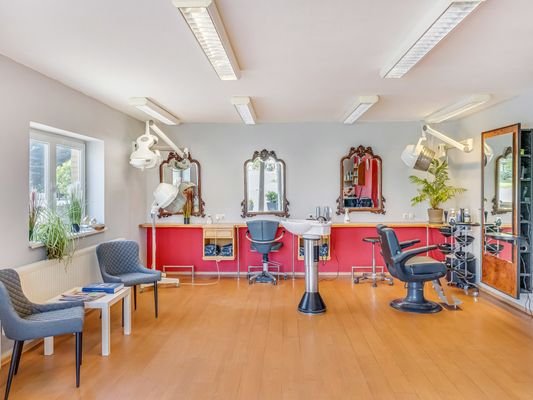 WHG 1, Gewerbeeinheit