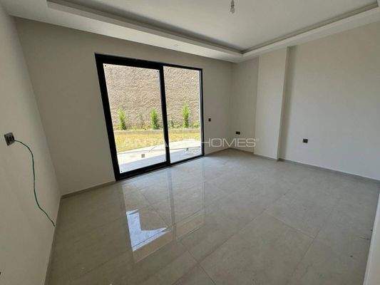 Luxury Real Estate with Swimming Pool in Alanya Center