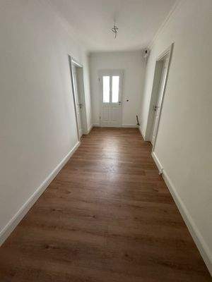 Flurbereich mit Pantryküche.JPG