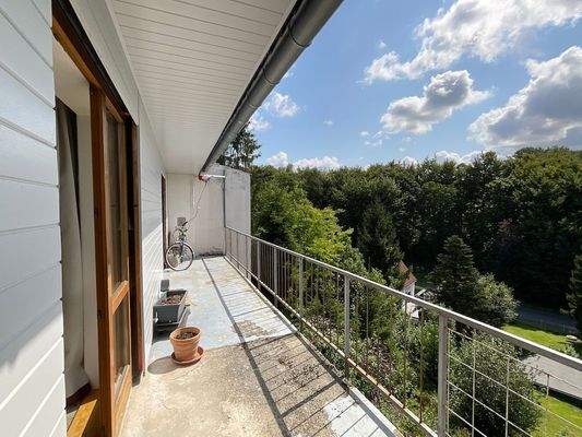 Erster Südbalkon von Zimmer 1 und Zimmer 2 begehbar