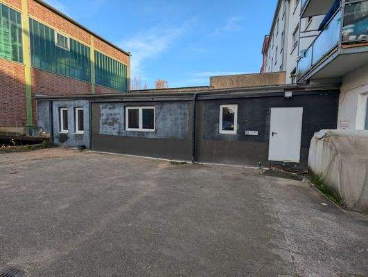 Verbindungshalle Hof.jpg