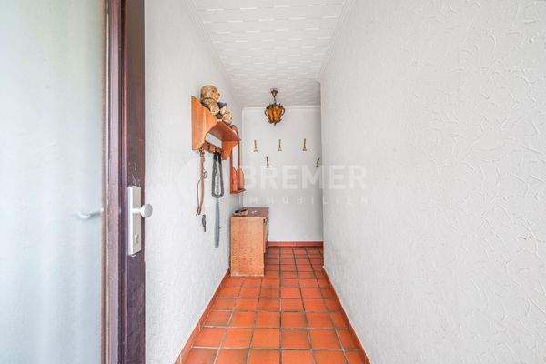 Flur Hintereingang EG