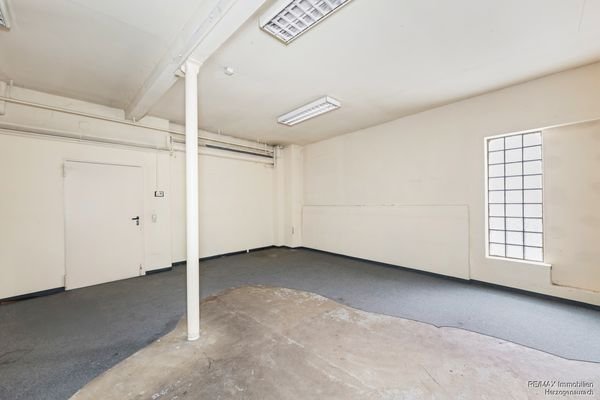 Lager/Büro im EG