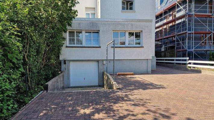 63.)  .......  mit Garage im KG.JPG