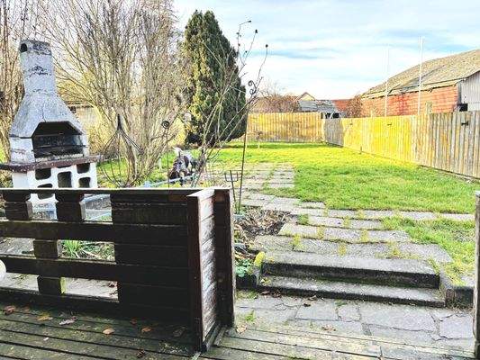 ebene Gartenfläche nach Südwesten