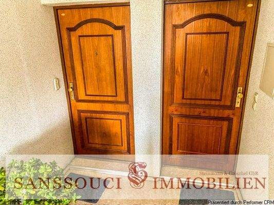 Wohnungseingangstüren 1 OG