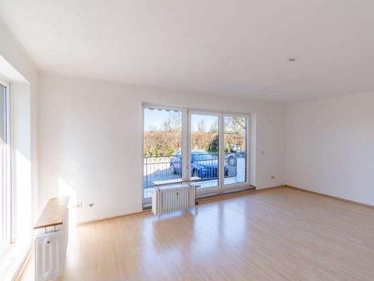 Wohnzimmer - Austritt auf den Balkon