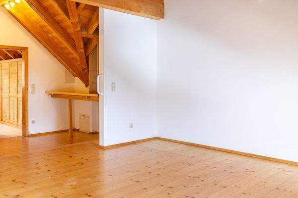 Licht, Holz & Wohngenuss – Charme pur auf drei Etagen mit Schwedenofen und stilvoller Wendeltreppe