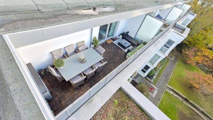 Eine von zwei Dachterrassen