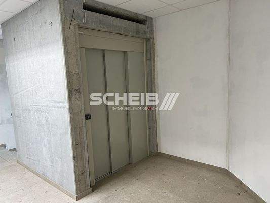 per Aufzug erreichbar