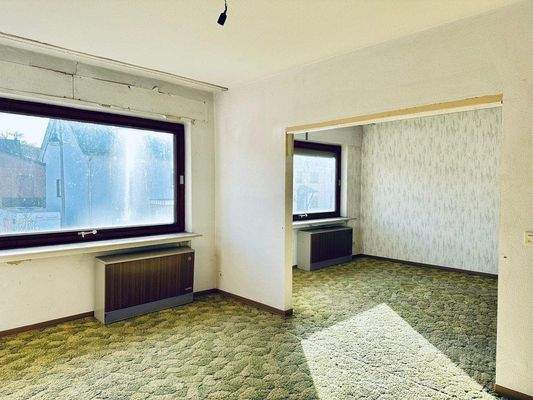 Großer Wohnraum mit Esszimmer im OG