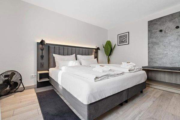 möbliertes Schlafzimmer