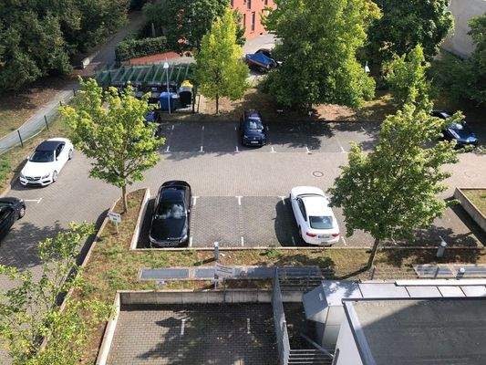 Pasrkplätze auf dem Hof