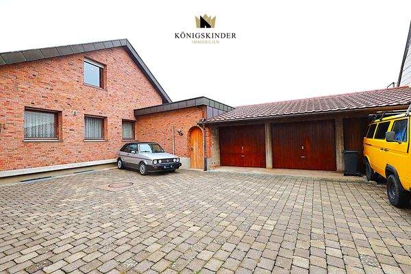 Der Hof für alles, was zwei oder vier Räder hat...