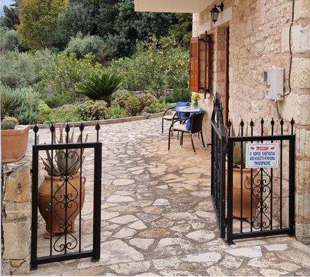 Kreta, Paidochori: Ländliches Steinhaus mit freier Aussicht zu verkaufen