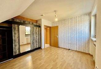 Schlafzimmer mit Einbauschrank