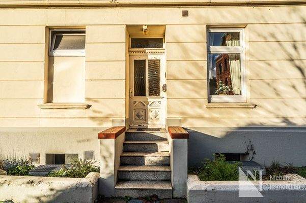 Haustür/Zugang zum Wohnhaus 