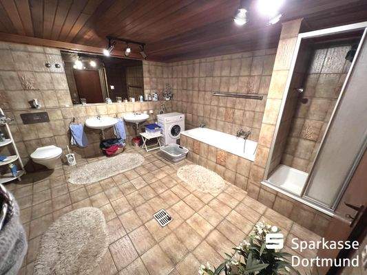 Zweites Badezimmer im Untergeschoss