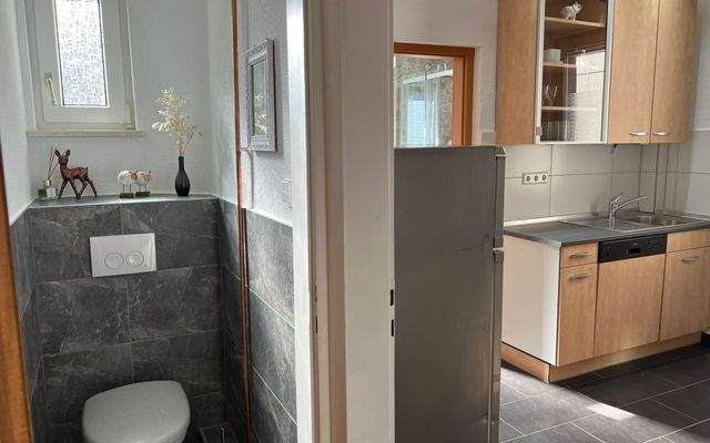 Flur 2 WG Zimmer Stuttgart möbliert Zuffenhausen Wohnen auf zeit bei urbanbnb.jpeg