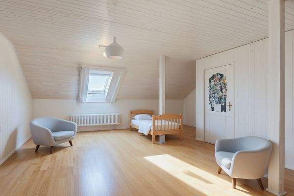 Dachgeschoss KI generiert