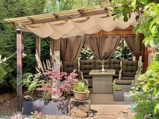 makellos 23b EFH Velgast - überdachte Terrasse .jp