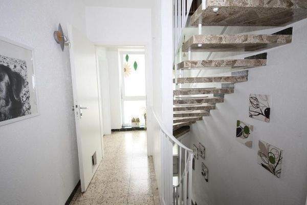 Treppenhaus Zugang Wohnung OG
