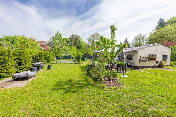 Grundstück mit Wochenendhaus